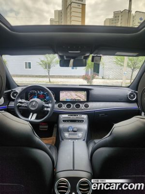 Mercedes-Benz E-Class E220d 4MATIC AMG Line 2023 года из Южной Кореи