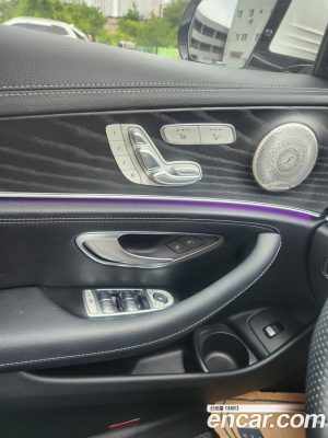 Mercedes-Benz E-Class E220d 4MATIC AMG Line 2023 года из Южной Кореи