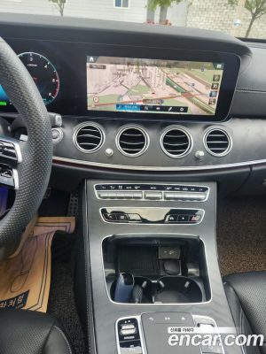 Mercedes-Benz E-Class E220d 4MATIC AMG Line 2023 года из Южной Кореи