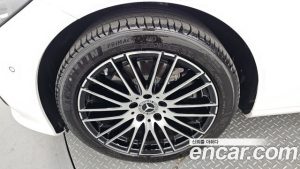 Mercedes-Benz C-Class C200 Avantgarde 2025 года из Южной Кореи