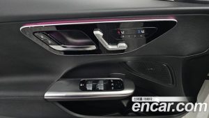 Mercedes-Benz C-Class C200 Avantgarde 2025 года из Южной Кореи