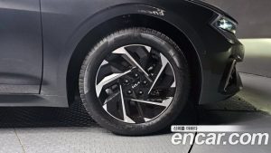 Kia K5 Signature 2024 года из Южной Кореи