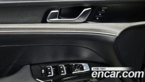 Kia K5 Signature 2024 года из Южной Кореи