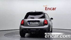 Mini Cooper JCW 2024 года из Южной Кореи