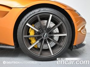 Astonmartin Vantage 4.0 V8 Coupe 2023 года из Южной Кореи