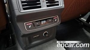 Audi Q5 40 TDI 4WD Premium Sportback 2023 года из Южной Кореи