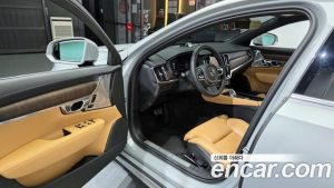 Volvo S90 B6 AWD Ultra Bright 2025 года из Южной Кореи