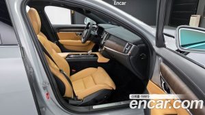 Volvo S90 B6 AWD Ultra Bright 2025 года из Южной Кореи