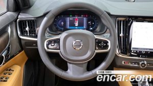 Volvo S90 B6 AWD Ultra Bright 2025 года из Южной Кореи