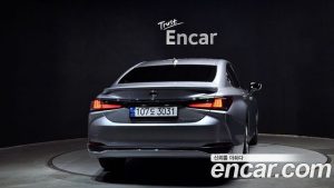 Lexus ES Executive 2023 года из Южной Кореи