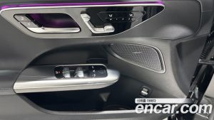 Mercedes-Benz C-Class C200 Avantgarde 2024 года из Южной Кореи