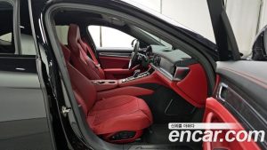 Porsche Panamera 4.0 GTS 2023 года из Южной Кореи