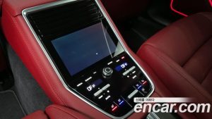 Porsche Panamera 4.0 GTS 2023 года из Южной Кореи