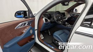 BMW XM 4.4 2023 года из Южной Кореи