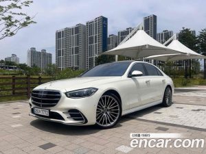Mercedes-Benz S-Class S500L 4MATIC 2023 года из Южной Кореи