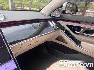 Mercedes-Benz S-Class S500L 4MATIC 2023 года из Южной Кореи