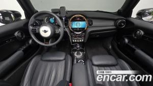 Mini Cooper Convertible Seaside Edition 2023 года из Южной Кореи