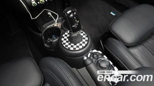 Mini Cooper Convertible Seaside Edition 2023 года из Южной Кореи