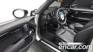 Mini Cooper Convertible Seaside Edition 2023 года из Южной Кореи
