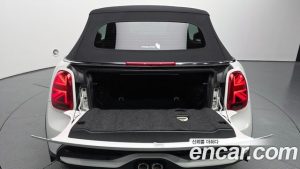 Mini Cooper Convertible Seaside Edition 2023 года из Южной Кореи