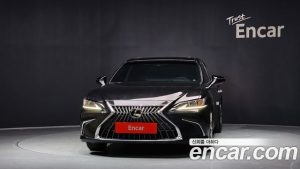 Lexus ES Luxury Plus 2023 года из Южной Кореи