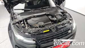Land Rover Range Rover Evoque P250 Dynamic SE 2024 года из Южной Кореи