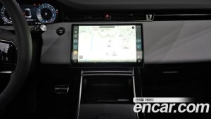 Land Rover Range Rover Evoque P250 Dynamic SE 2024 года из Южной Кореи