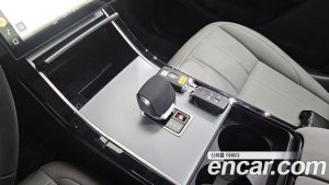Land Rover Range Rover Evoque P250 S 2024 года из Южной Кореи