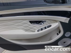 Bentley Continental 4.0 GT Azure 2024 года из Южной Кореи