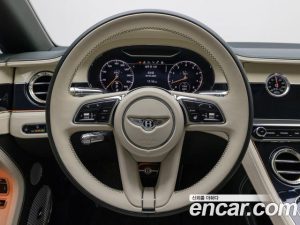 Bentley Continental 4.0 GT Azure 2024 года из Южной Кореи