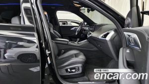 BMW XM 4.4 2023 года из Южной Кореи