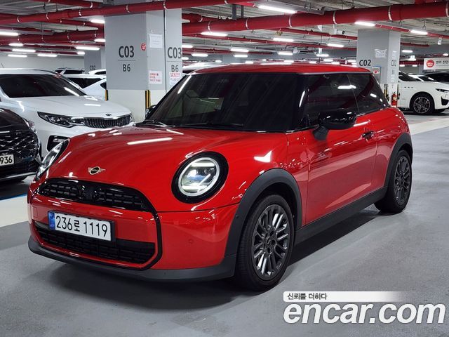 Mini Cooper ESSENTIAL 2025 года из Кореи
