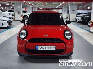 Mini Cooper ESSENTIAL 2025 года из Южной Кореи