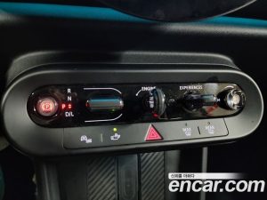 Mini Cooper ESSENTIAL 2025 года из Южной Кореи