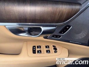 Volvo S90 B6 AWD ULTIMATE Bright 2023 года из Южной Кореи
