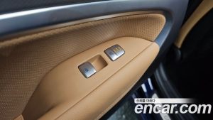 Genesis G70 Бензин 2.5T 2WD 2024 года из Южной Кореи