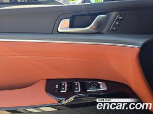 Kia K5 Noblesse 2025 года из Южной Кореи