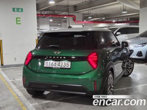 Mini Cooper CLASSIC 2025 года из Южной Кореи