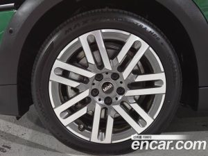 Mini Cooper CLASSIC 2025 года из Южной Кореи