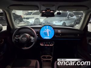Mini Cooper CLASSIC 2025 года из Южной Кореи