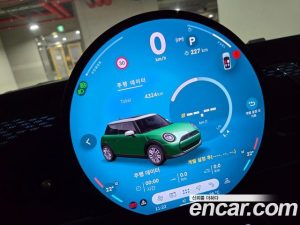 Mini Cooper CLASSIC 2025 года из Южной Кореи