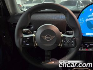 Mini Cooper CLASSIC 2025 года из Южной Кореи