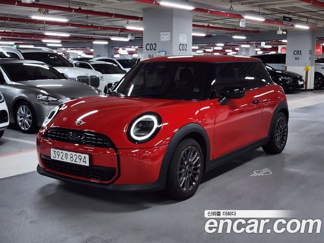 Mini Cooper ESSENTIAL 2025 года из Кореи