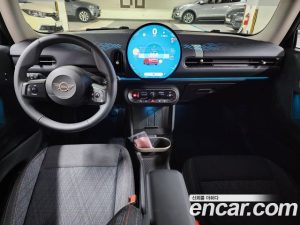 Mini Cooper ESSENTIAL 2025 года из Южной Кореи