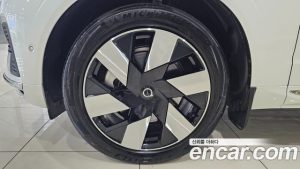 Volvo XC60 T8 Ultra Bright 2025 года из Южной Кореи