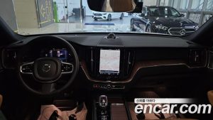 Volvo XC60 T8 Ultra Bright 2025 года из Южной Кореи