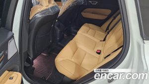 Volvo XC60 T8 Ultra Bright 2025 года из Южной Кореи