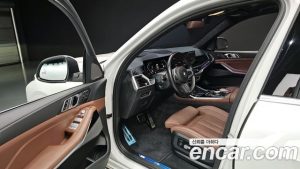 BMW X7 xDrive 40i M Sport 7-Seater 2024 года из Южной Кореи
