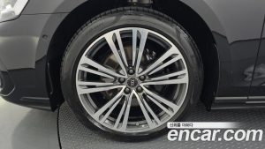 Audi A8 50 TDI 4WD Premium 2023 года из Южной Кореи