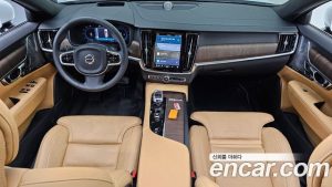 Volvo S90 B6 AWD Ultra Bright 2025 года из Южной Кореи